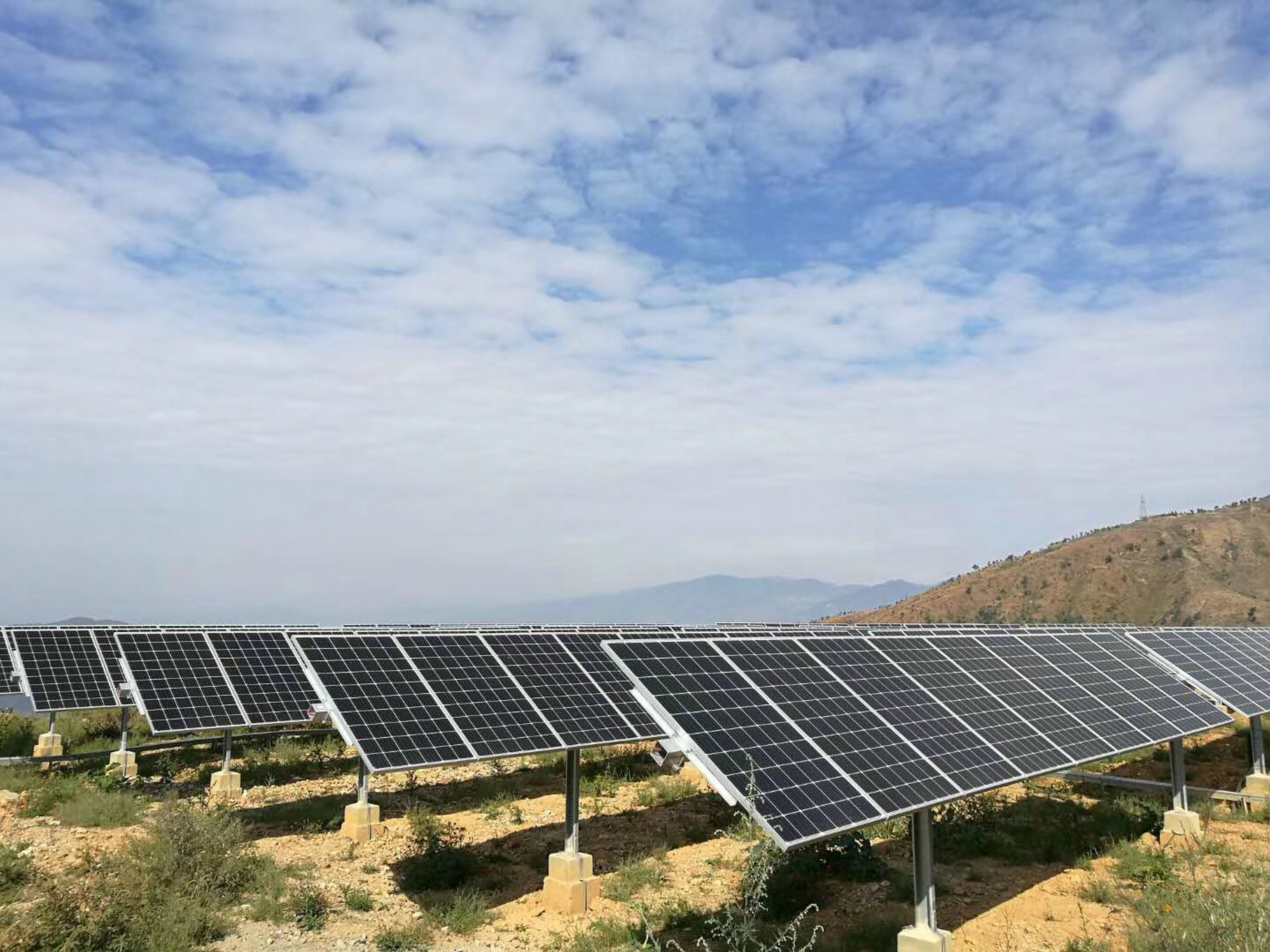 kami komisen perdagangan antarabangsa menawarkan tiga cadangan untuk menghadkan mengimport produk solar