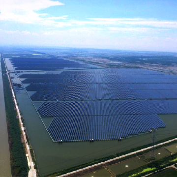Satu lagi 120 MW solar berenang dengan ikan-ikan yang di China