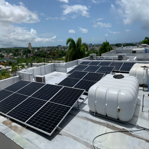 Panel solar dwimuka Bluesun 460w dipasang di Puerto Rico